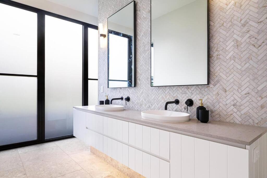 Kirks On Park - Brand New Luxury Home, Great Location Соренто Екстериор снимка