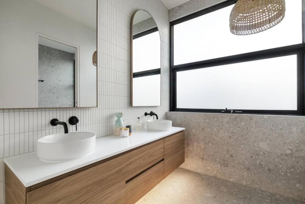 Kirks On Park - Brand New Luxury Home, Great Location Соренто Екстериор снимка